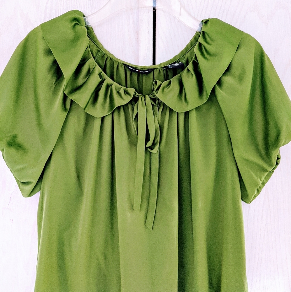 Beautiful blouse 🤩 - Picture 4 of 5
